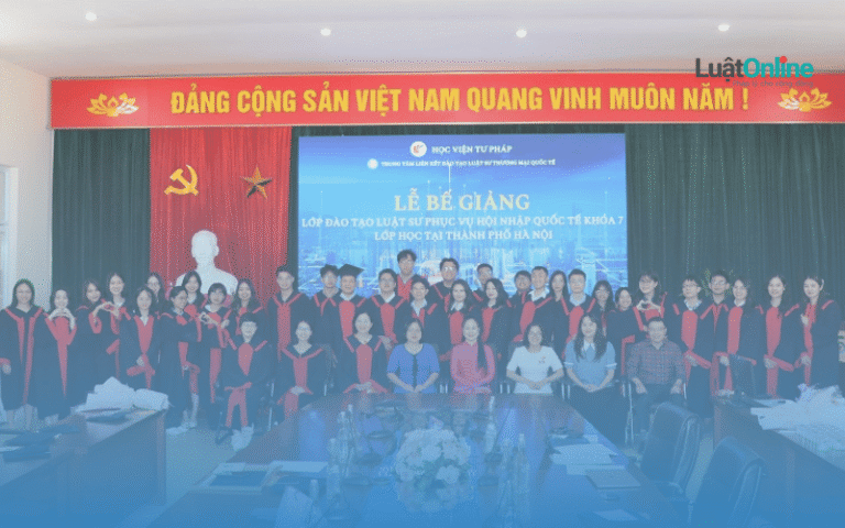 Hình ảnh bế giảng lớp luật sư hội nhập quốc tế